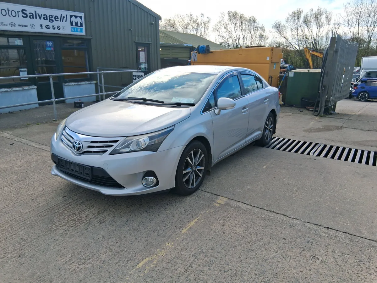 2014 TOYOTA AVENSIS (for parts only) - Image 1