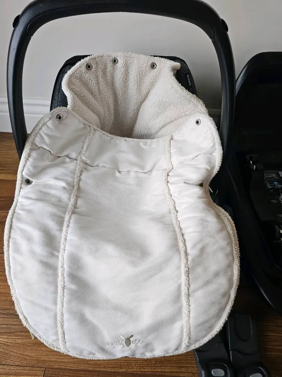 Maxi-Cosi Pebble Car Seat with ISOFIX - Image 4