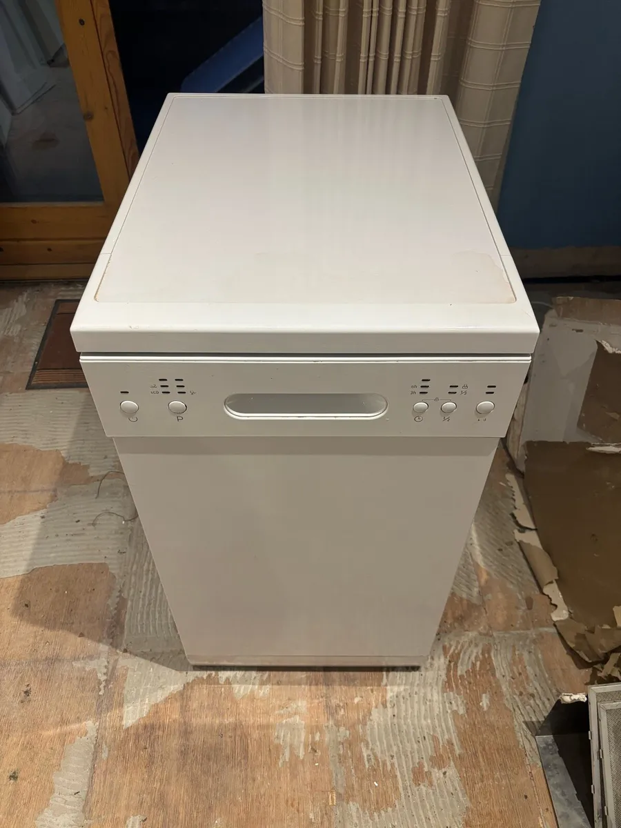 Slimline Dishwasher- only 1 year old - Image 1