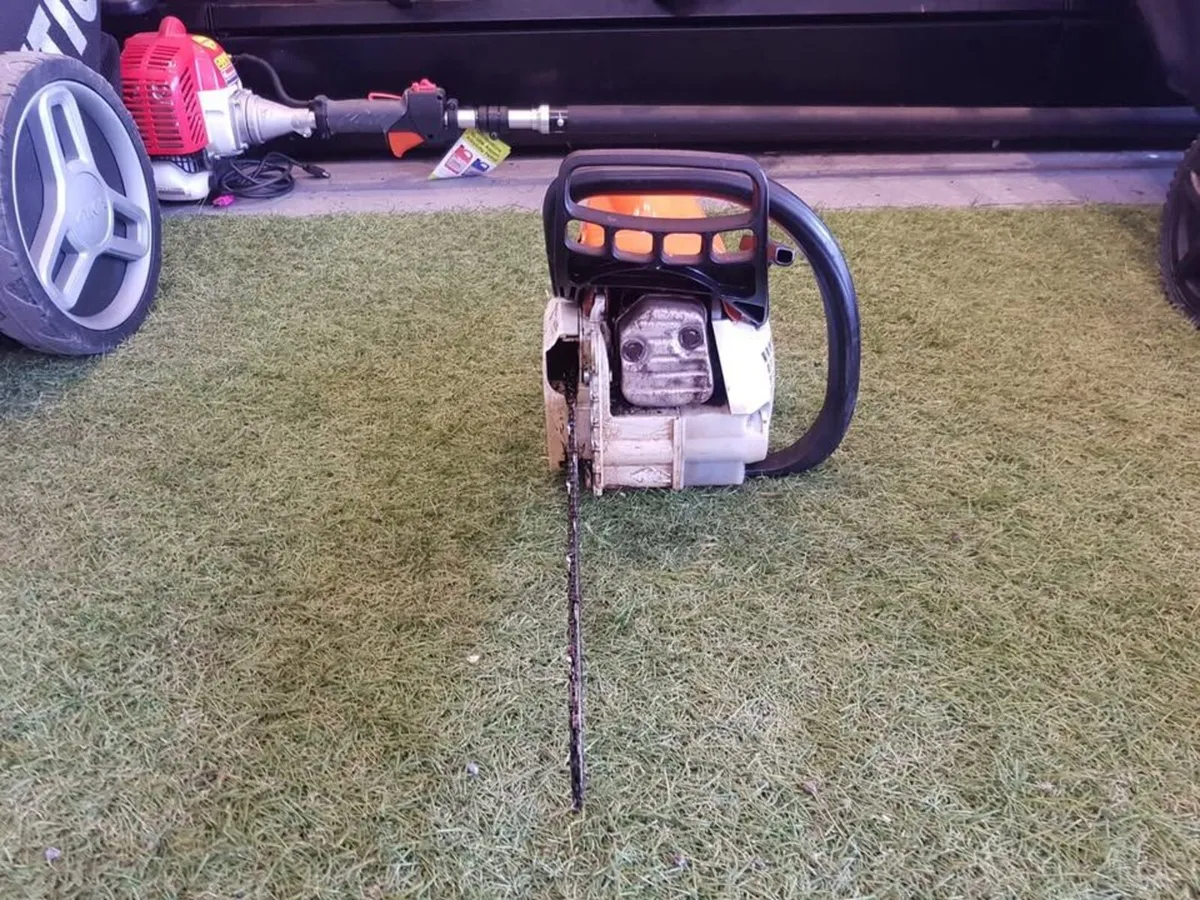 STIHL 211 CHAINSAW - FOR SALE - Image 4