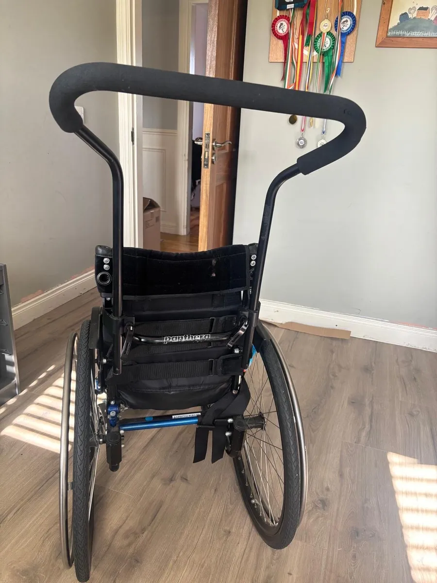 Panthera wheelchair Age 10-12 size 33cm - Image 4