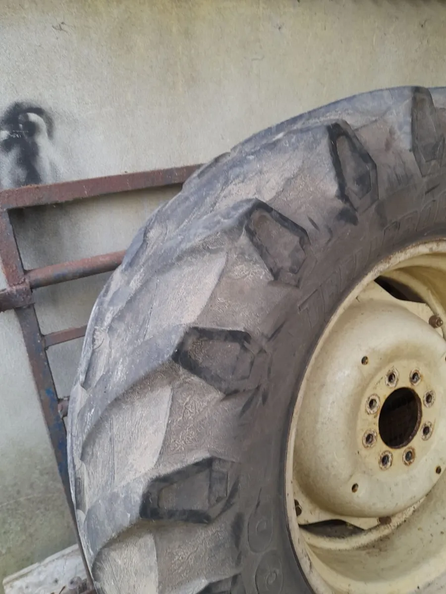 Tractor wheels - Image 1