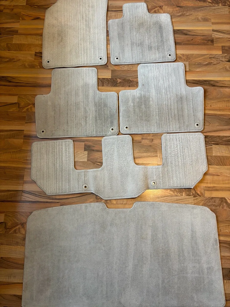 VOLVO XC90 CAR MAT SET *GENUINE VOLVO* - Image 1