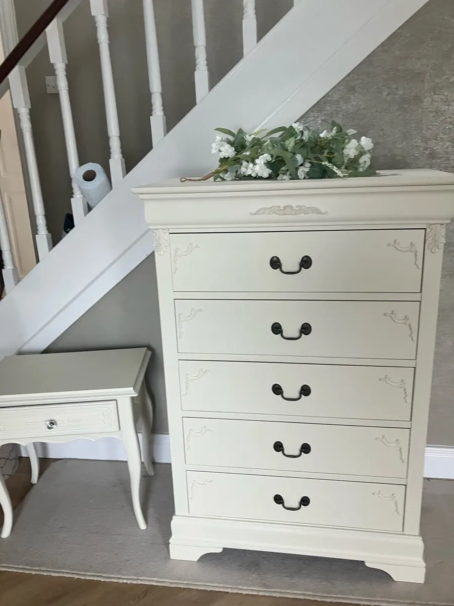 Chest of drawers. - Image 4