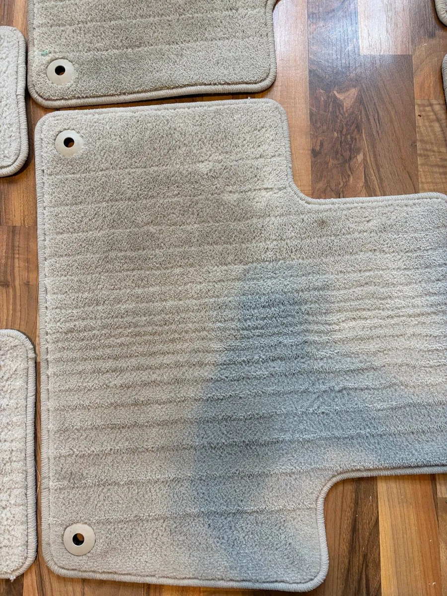 VOLVO XC90 CAR MAT SET *GENUINE VOLVO* - Image 3
