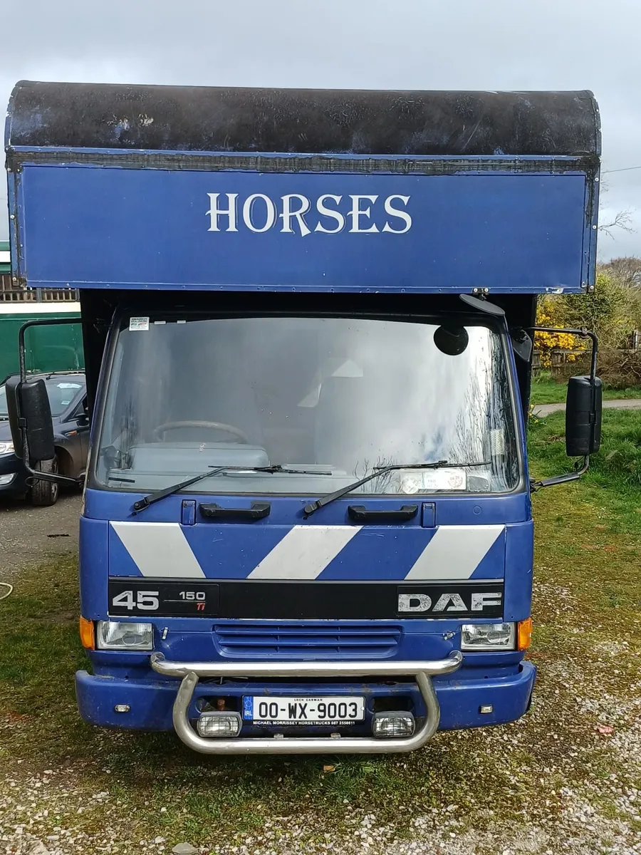 Horse lorry - Image 1
