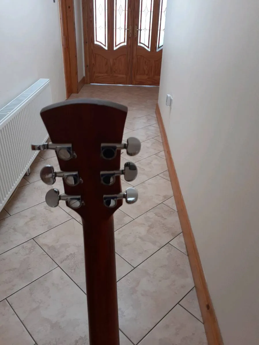 Guitar - Image 4