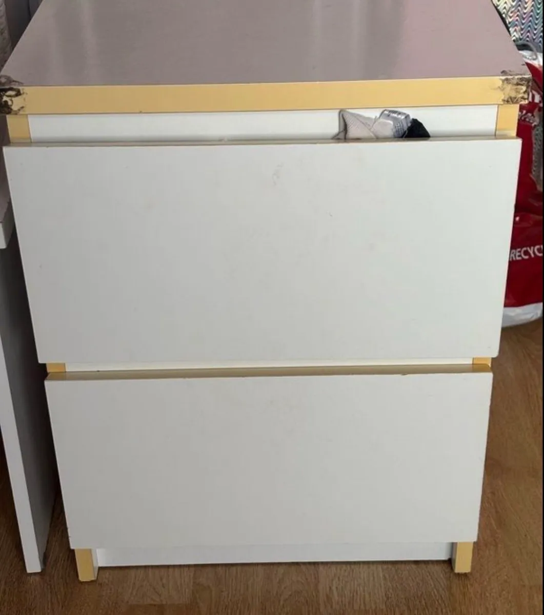 Bedroom furniture - Image 4