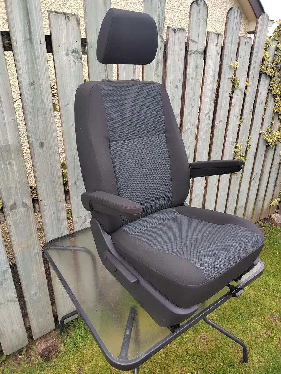 Vw transporter t5 t6 front driver seat - Image 4