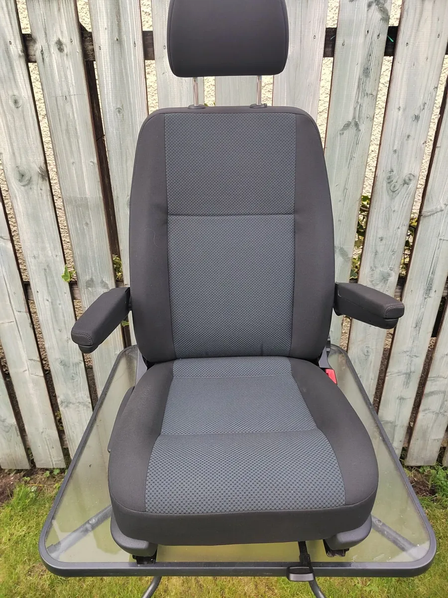 Vw transporter t5 t6 front driver seat - Image 3