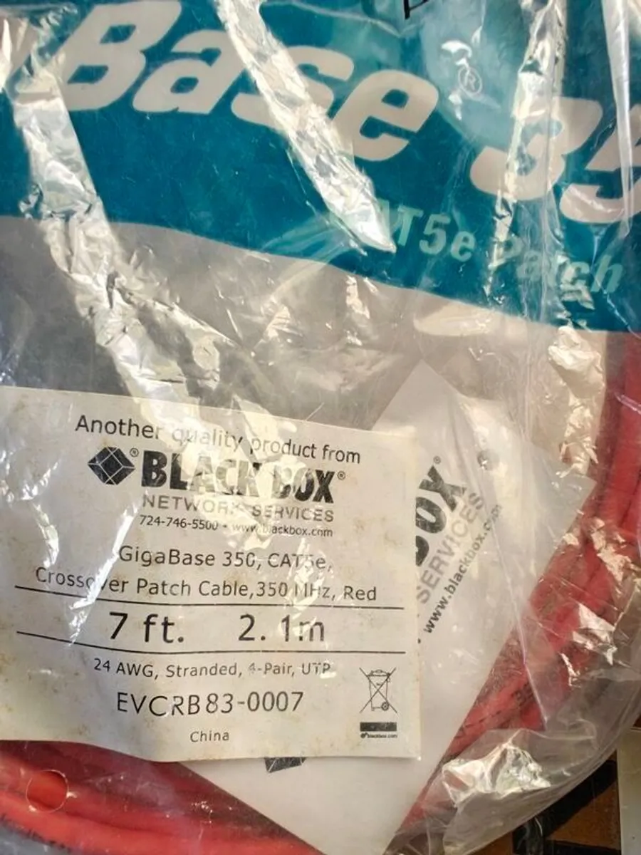 Collection of electronic items. - Image 1