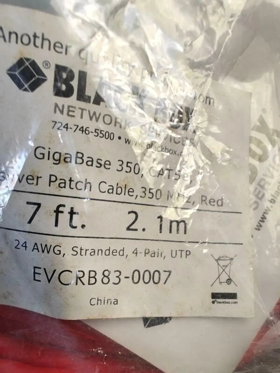 Collection of electronic items. - Image 2