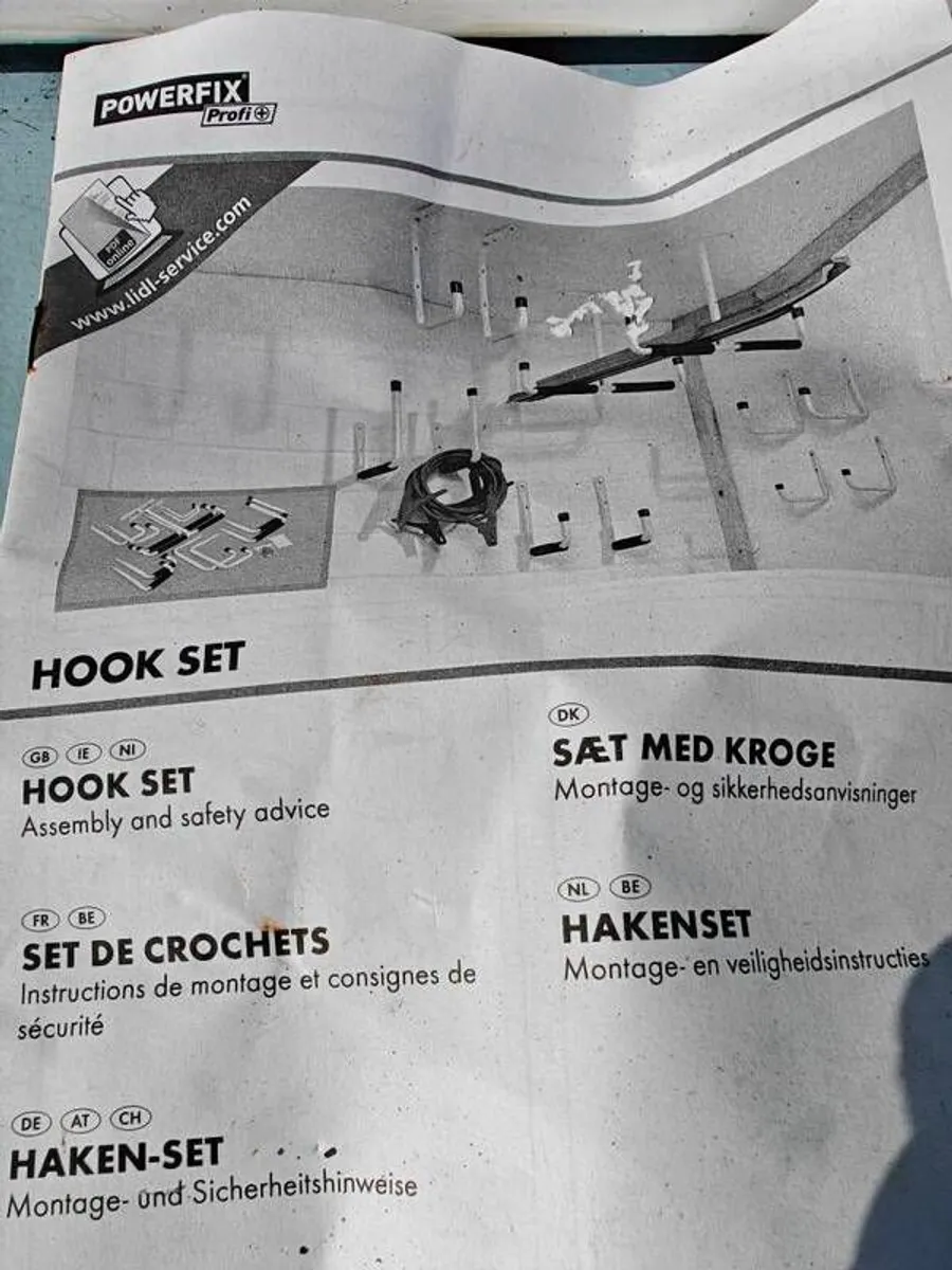 Collection of electronic items. - Image 3