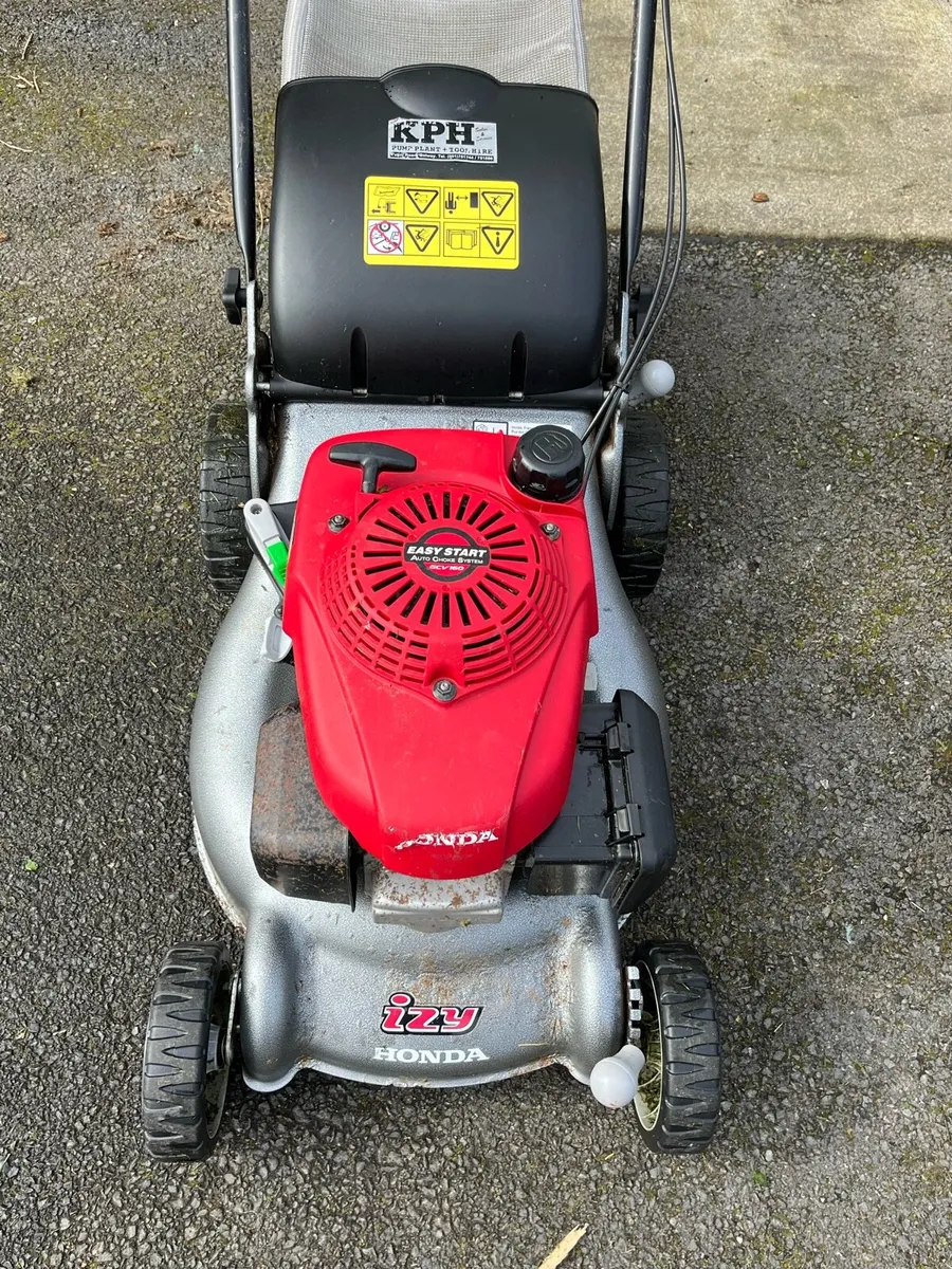 Honda izy selfdrive lawnmower - Image 1