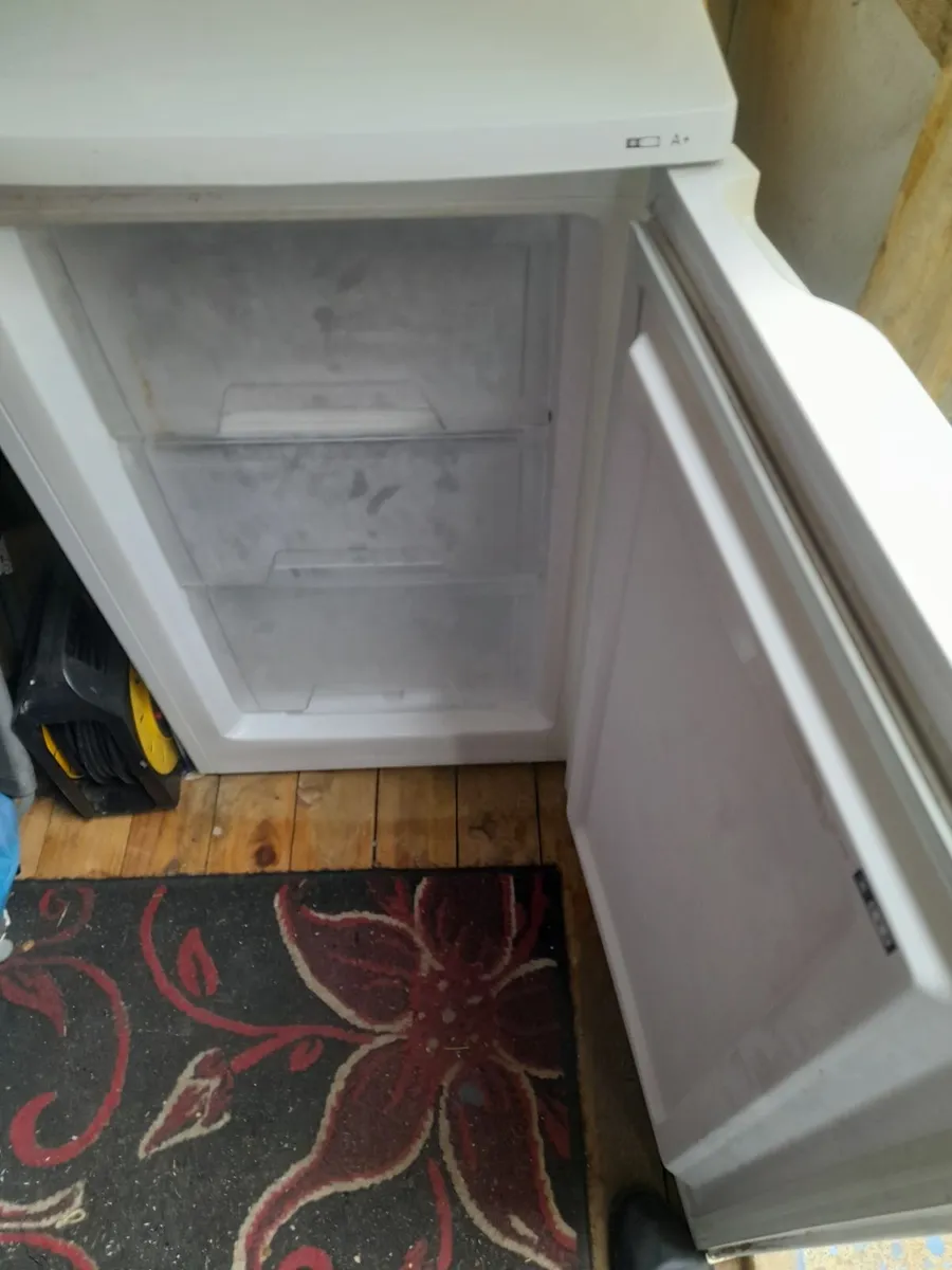 Under counter freezer - Image 2