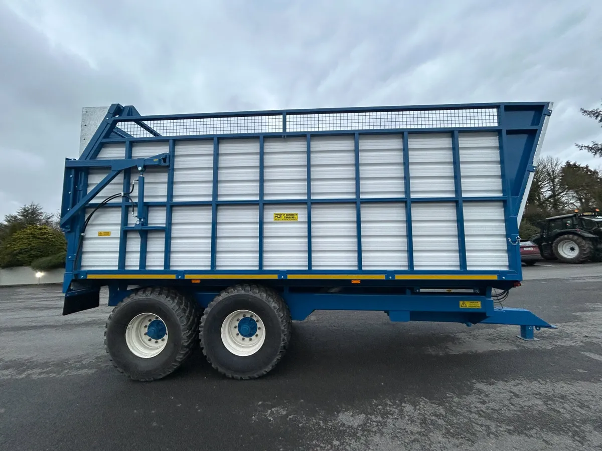 DONNELLY SILAGE TRAILER WITH EXTENSTION - Image 2