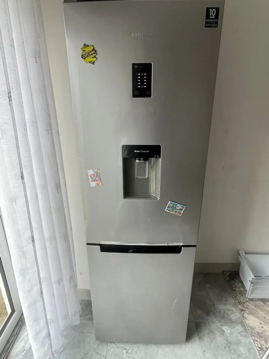 Sumsung fridge - Image 1
