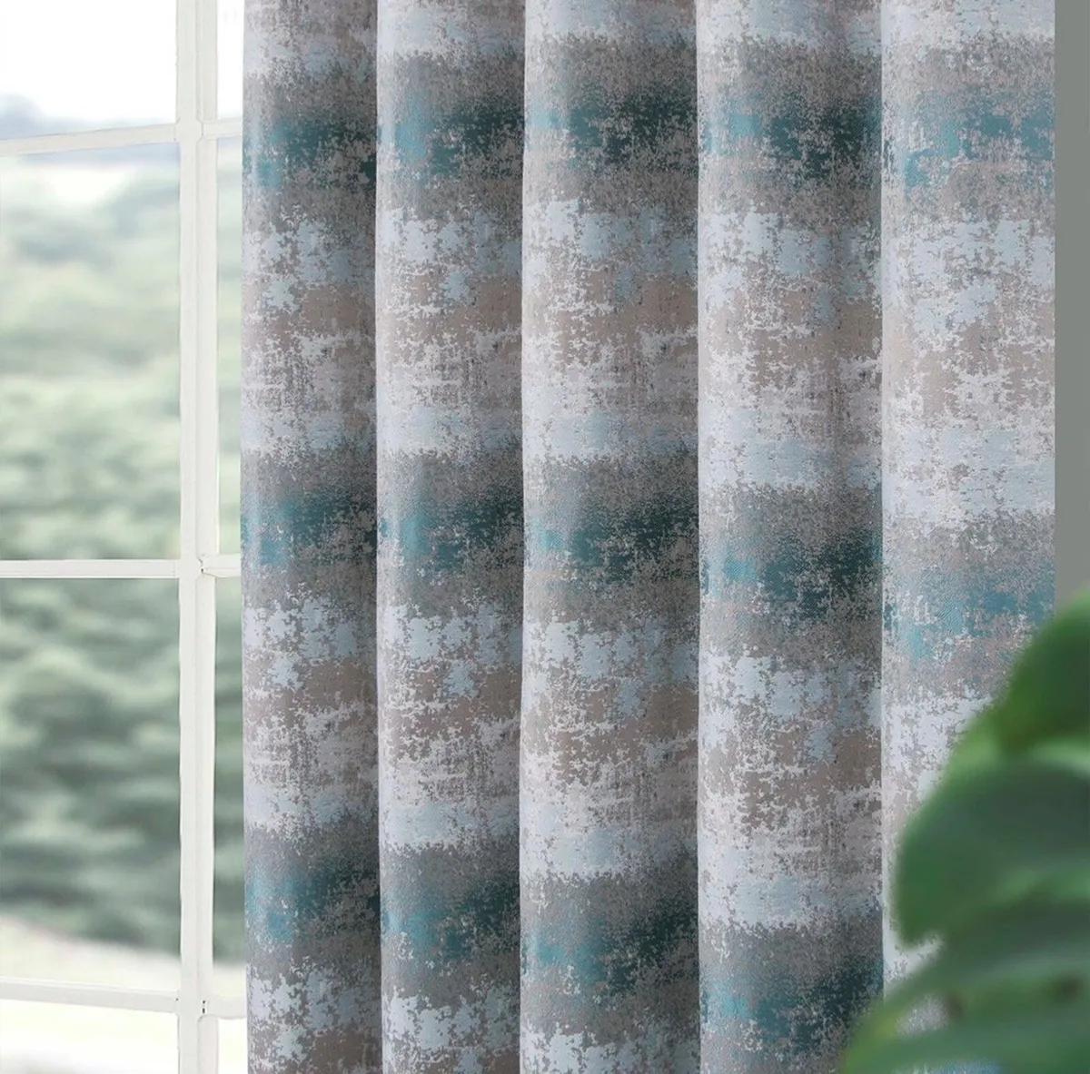 Curtains - Image 3