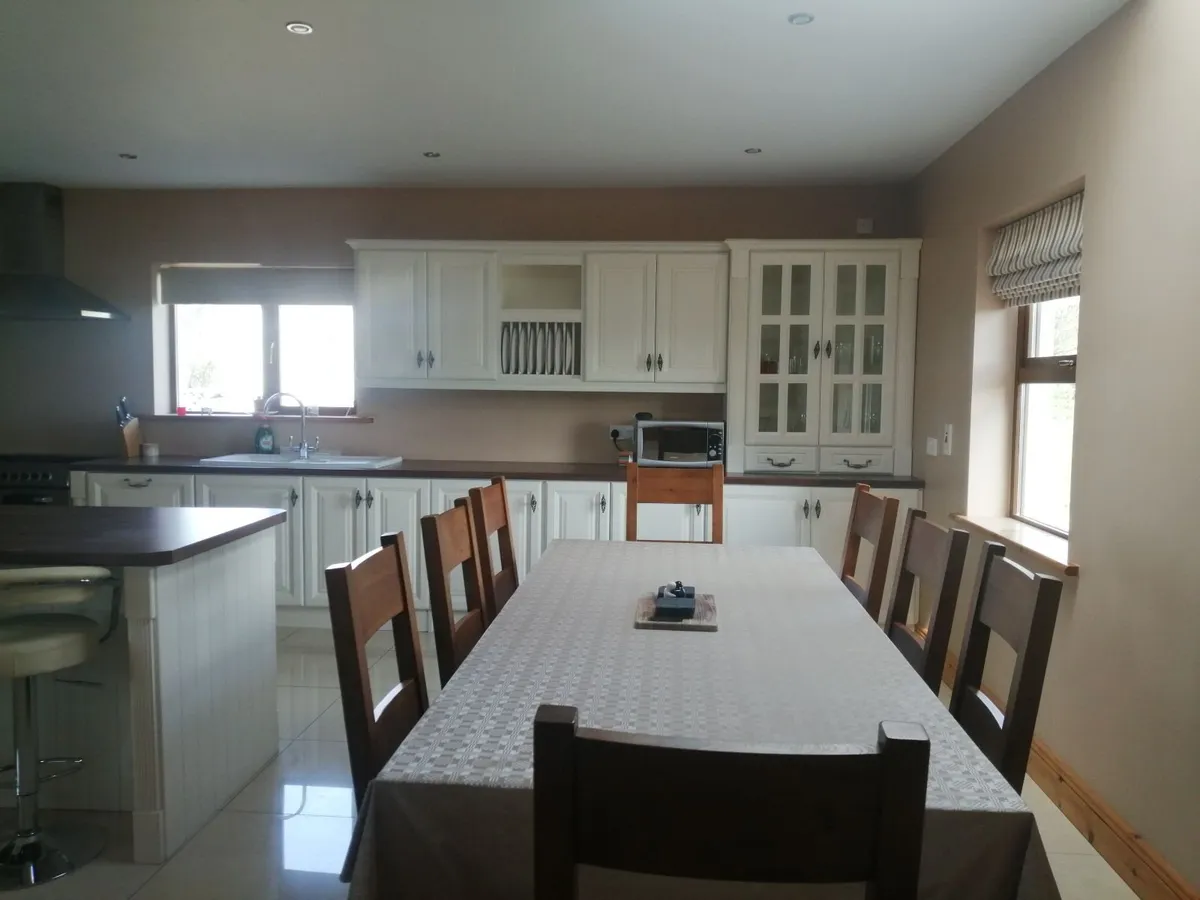 Holiday Home - Image 3