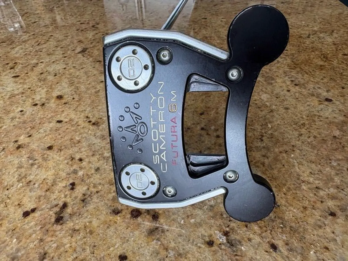 Scotty Cameron Putter Futura 6M with brand new grip - Image 2