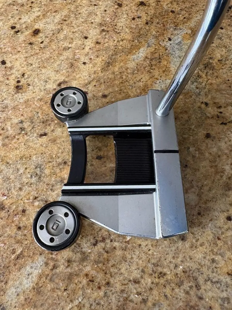 Scotty Cameron Putter Futura 6M with brand new grip - Image 4