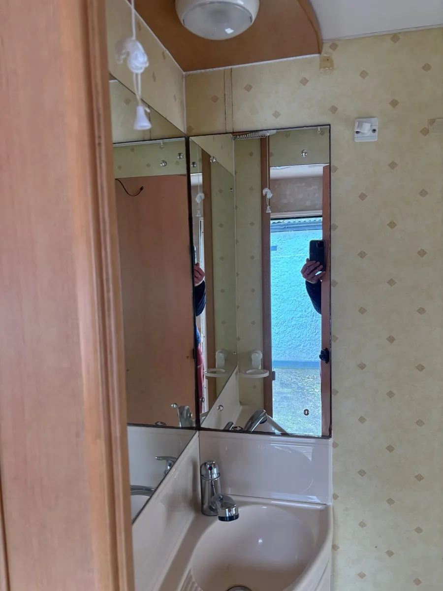 Caravan Aventura 312, 2 berth, 2003 - Image 4