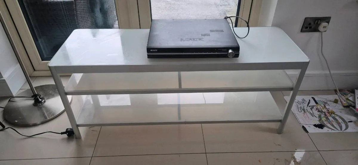 Modern tv stand - Image 1