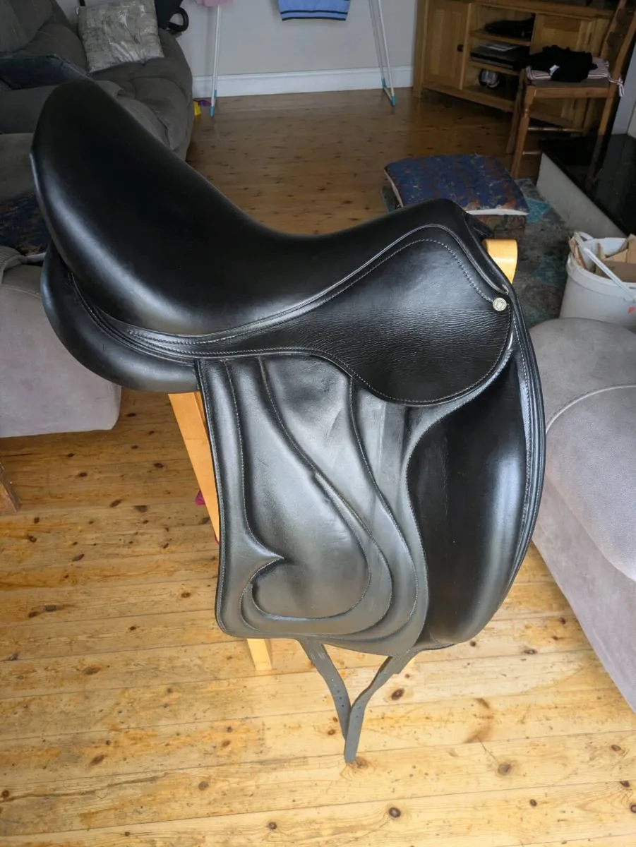 Antares Black Monoflap Dressage Saddle - Image 1