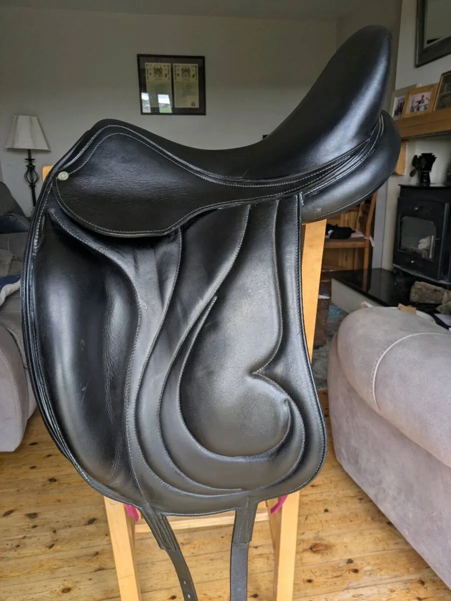 Antares Black Monoflap Dressage Saddle - Image 2