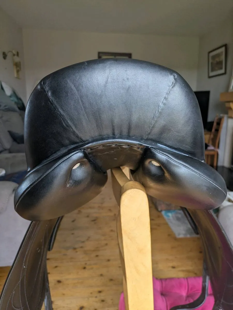 Antares Black Monoflap Dressage Saddle - Image 4