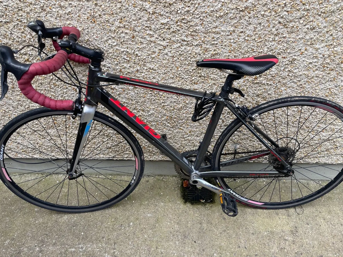 Giant Defy Racer Bike - Image 2