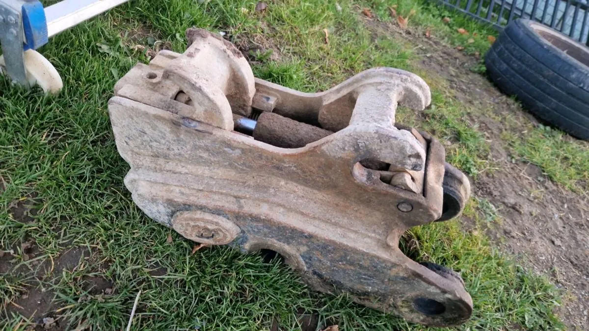 Quick hitch - Image 2