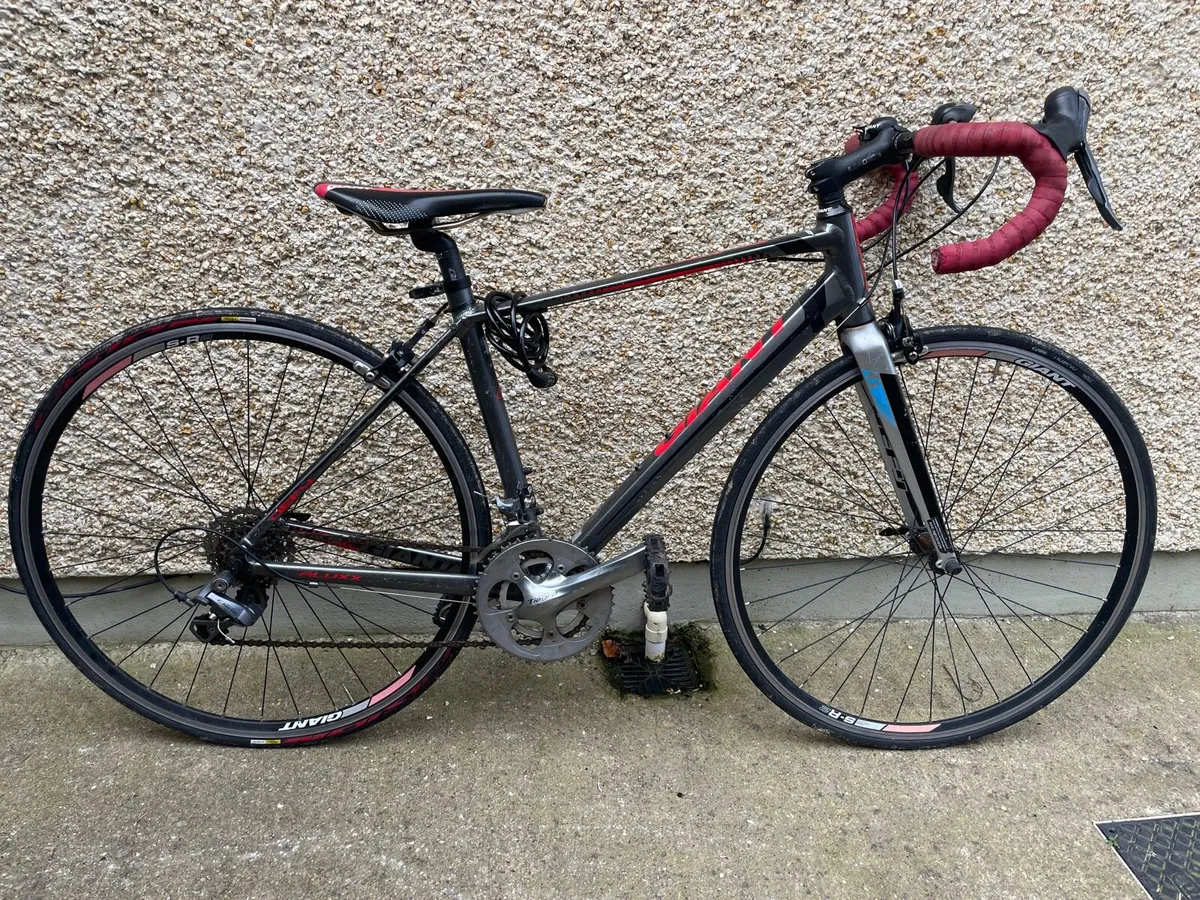 Giant Defy Racer Bike - Image 1
