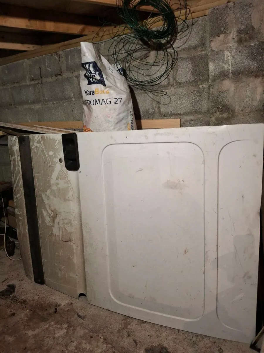 Bonnet and side Door and radiator 7 - Image 2