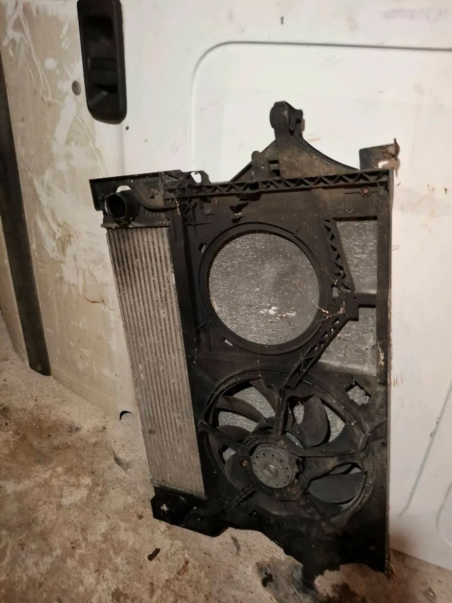 Bonnet and side Door and radiator 7 - Image 4