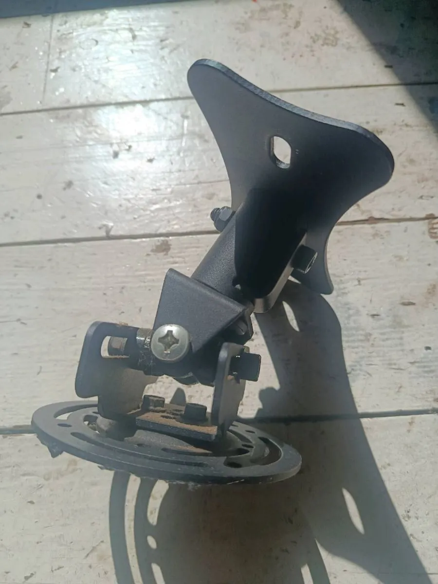 Projector ceiling bracket fully adjustable - Image 1