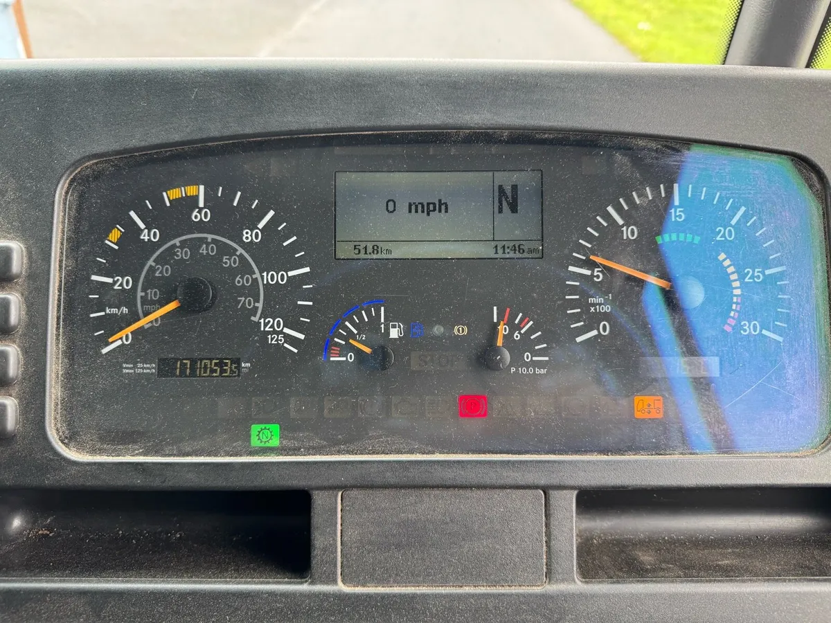 2013 Mercedes econic  chassis cab - Image 4