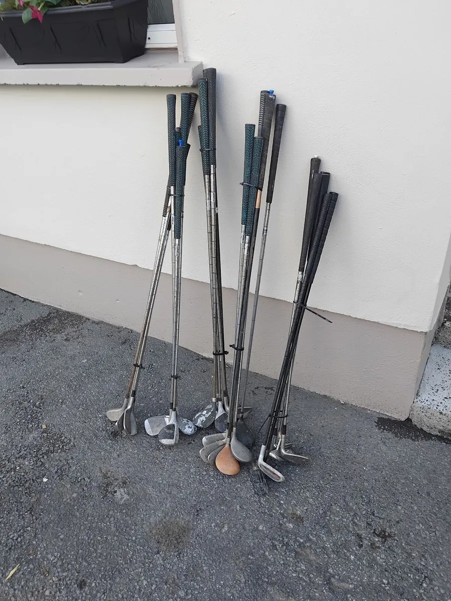 Golf clubs read add everything u see 40e - Image 1