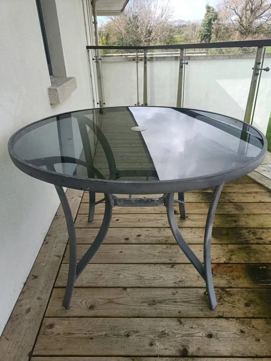 Table 100cm diameter