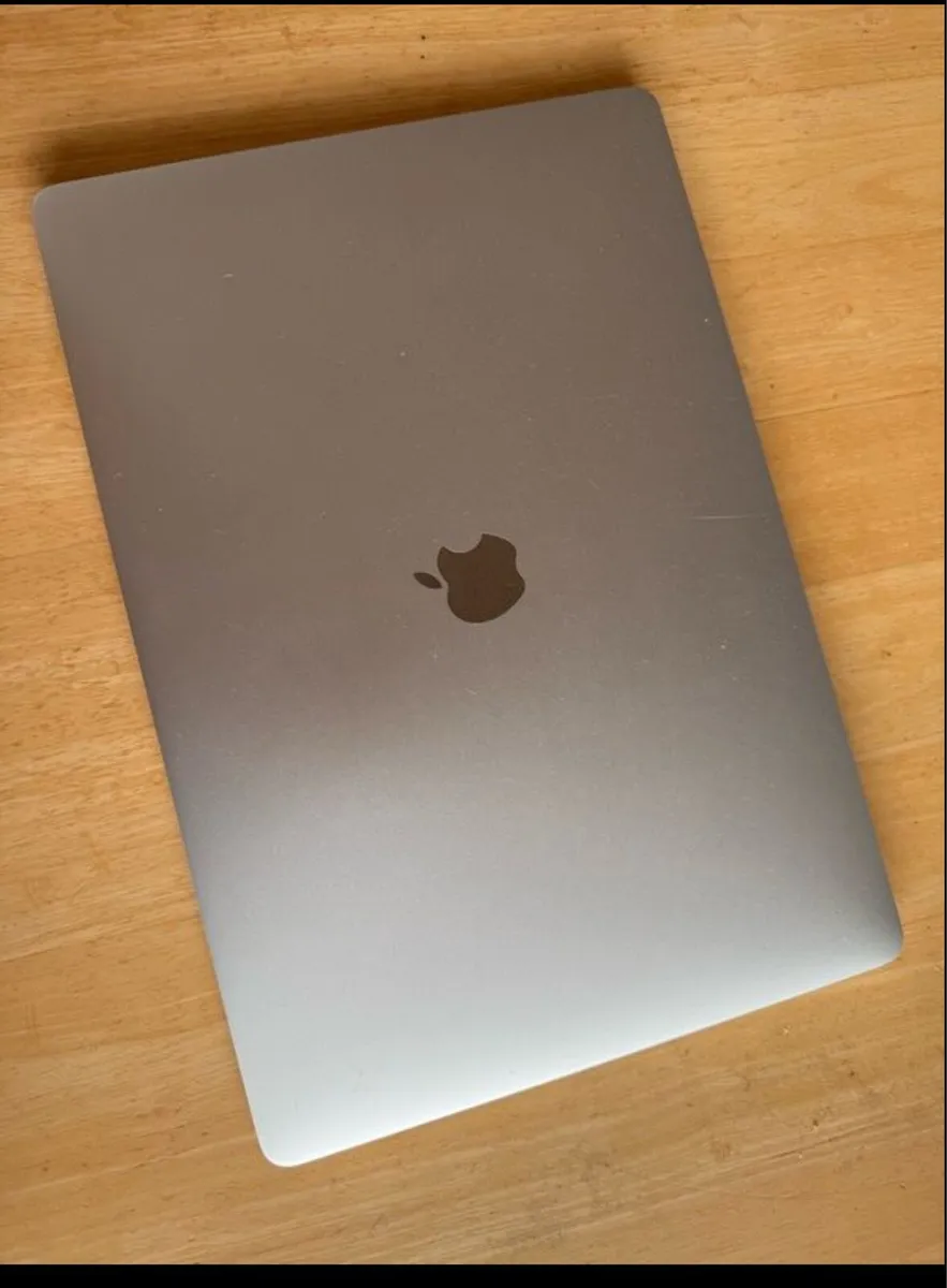 MacBook Pro 16 inch - Image 2
