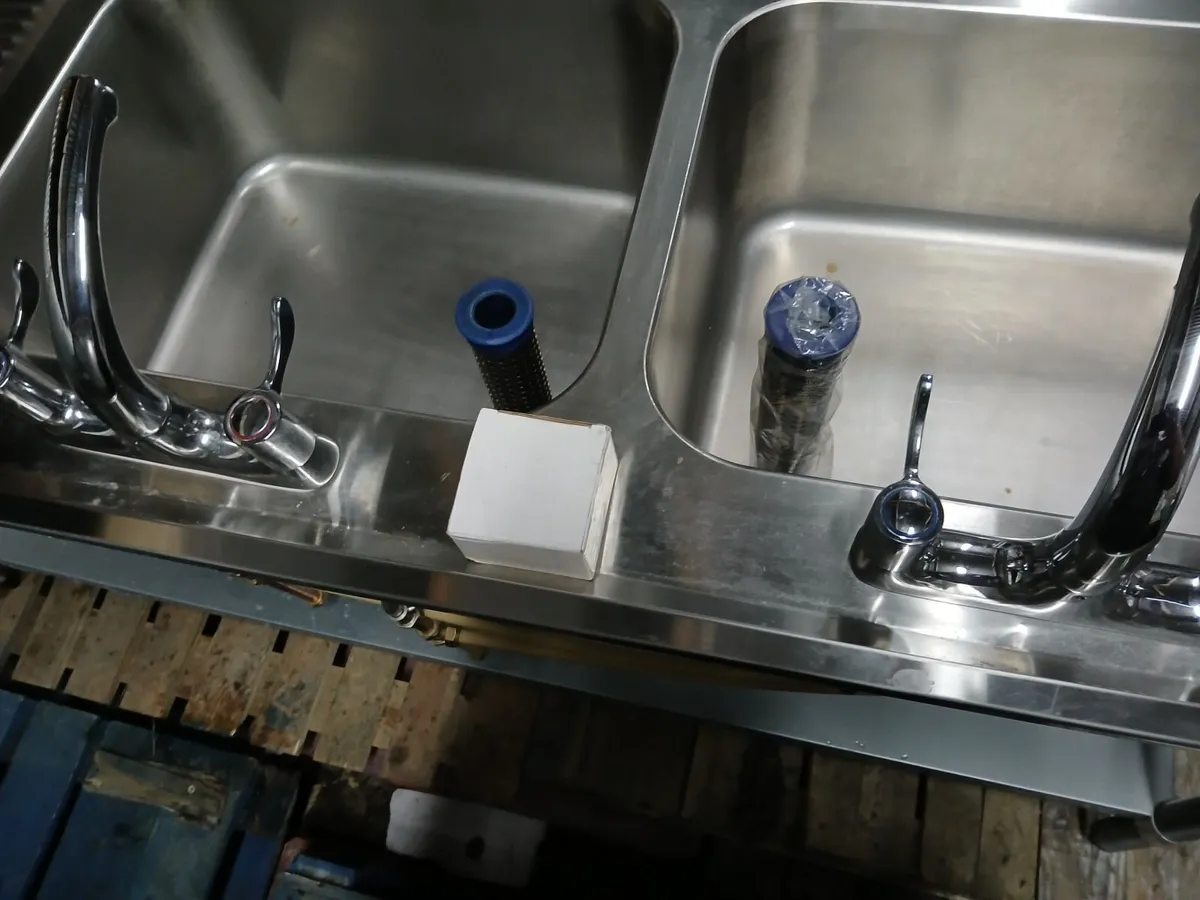 Staneless steel cabbinet double sink unit complete - Image 3