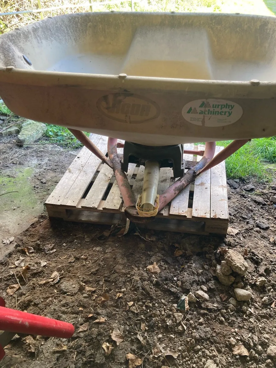 Vicon spreader - Image 1