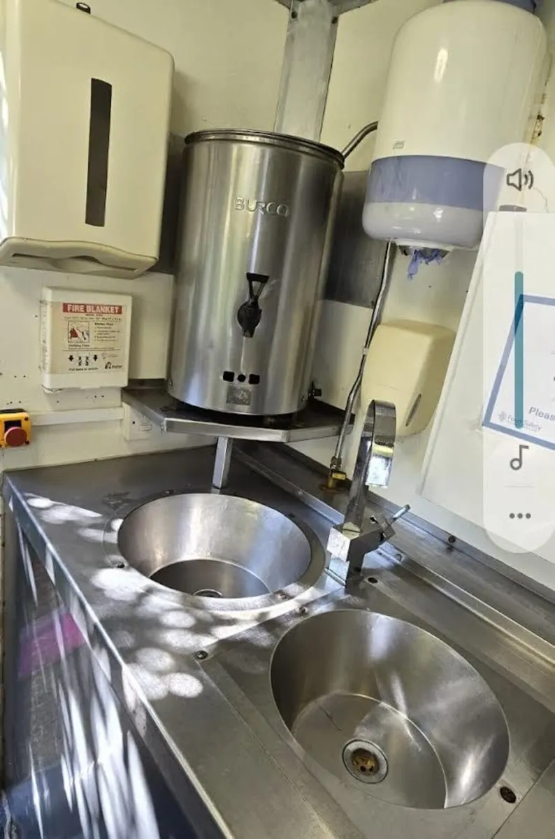 Fully Equipt Food Van - Image 2