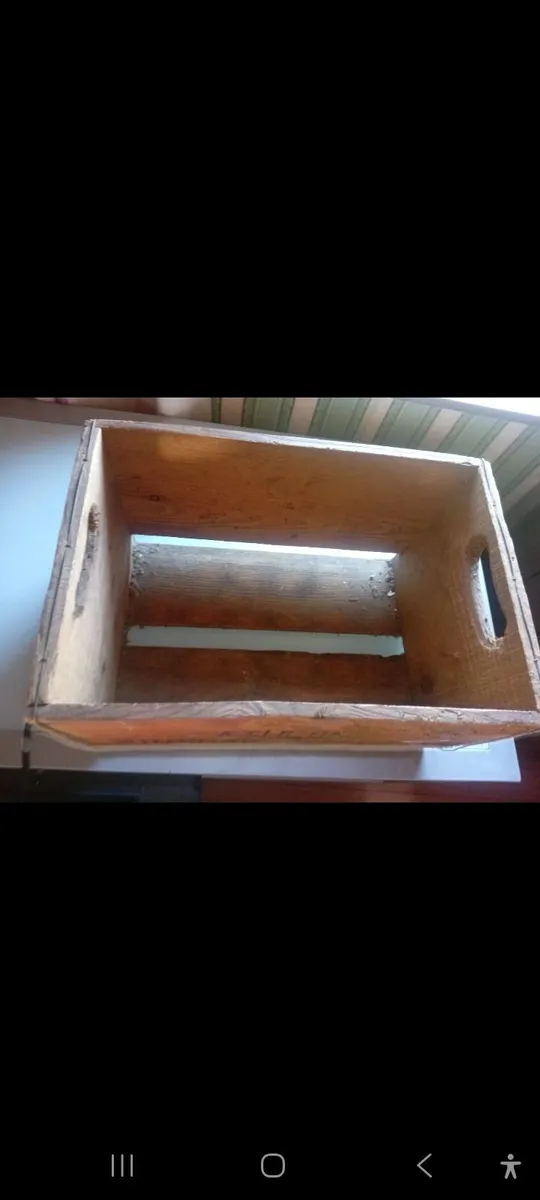 Old wooden Athlone Mineral Water crate - Image 1