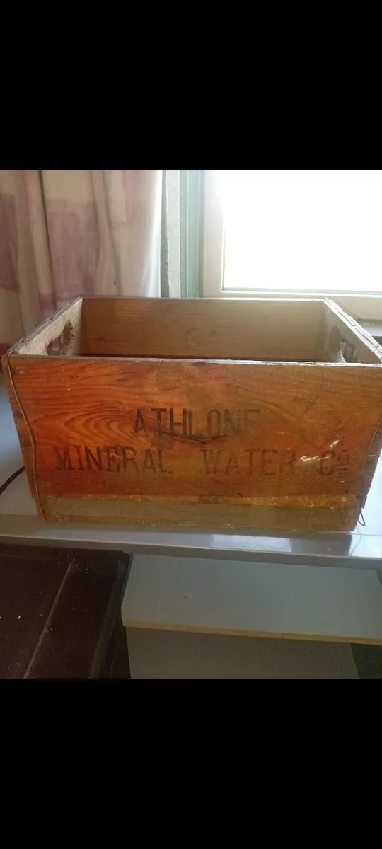 Old wooden Athlone Mineral Water crate - Image 3