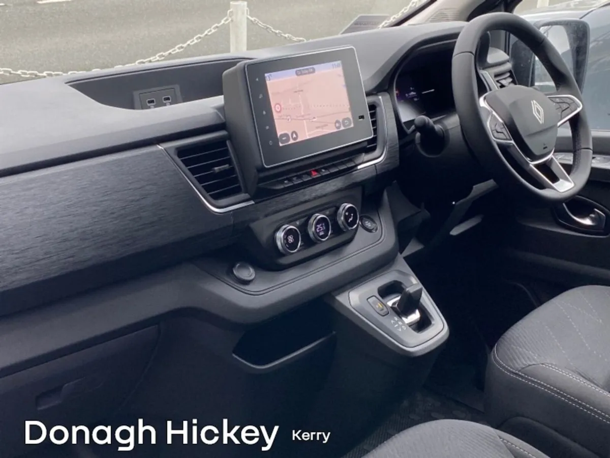 Renault Trafic TRAFIC LL30 BLUE DCI 170 9SP AUTO € - Image 2