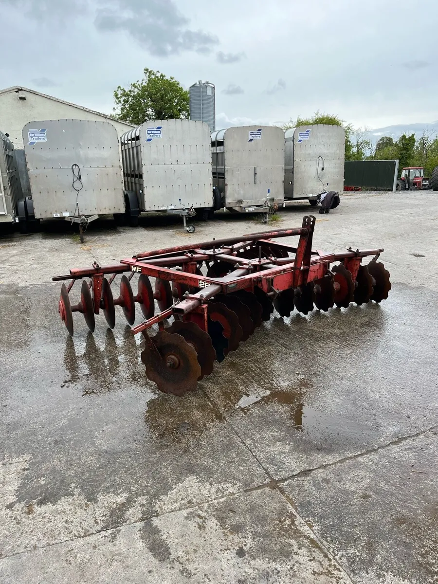 MF 28 Disc Harrow - Image 2