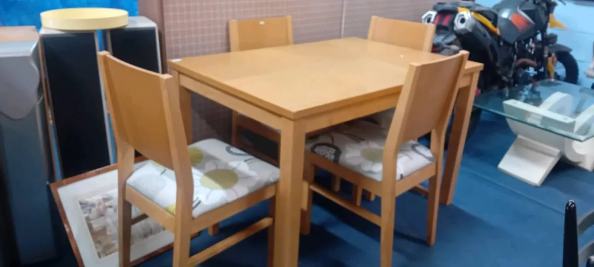 Modern Four Seat Dining