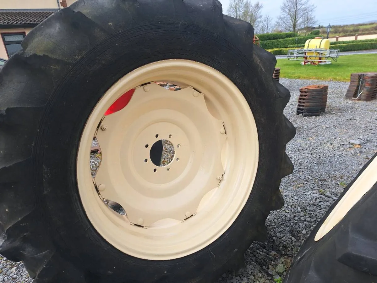 New Holland 16.9 x 34 Wheels - Image 4