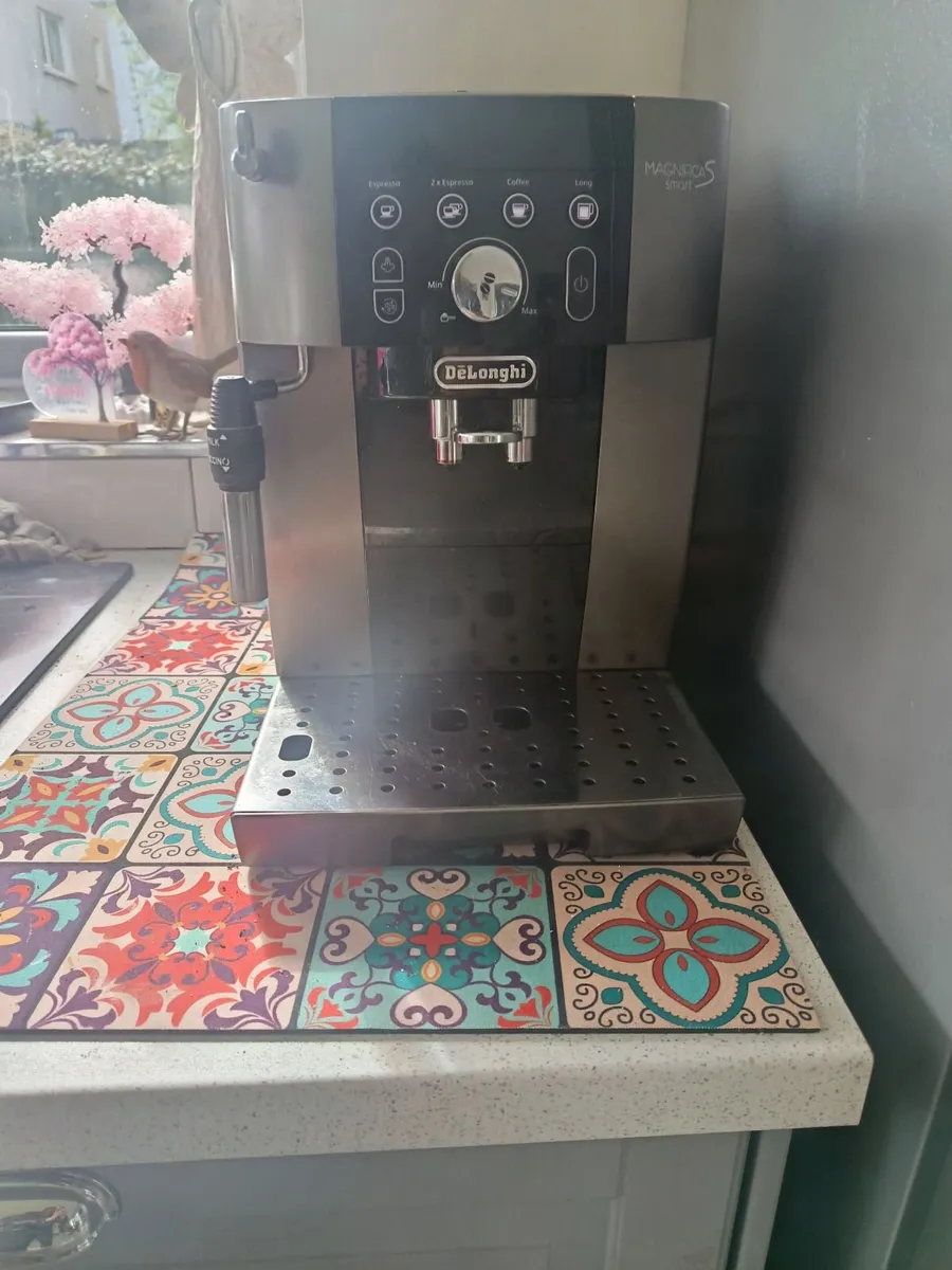 Delongi bean to cup coffee machine - Image 3